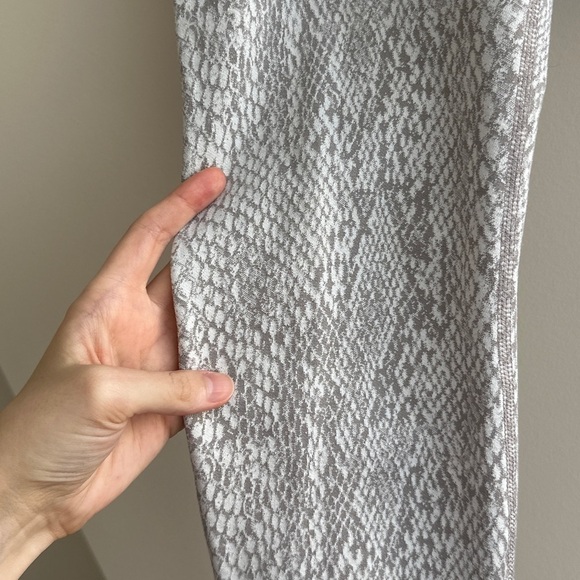 All In Motion Women's Snake Print Jacquard Leggings, Size Medium - Picture 9 of 16